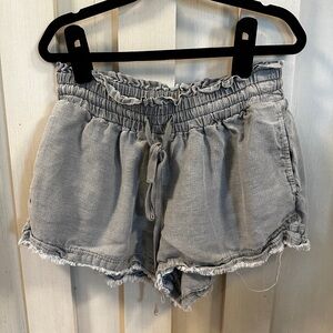 Cloth & Stone Gray High Waist Shorts with Frayed Hem